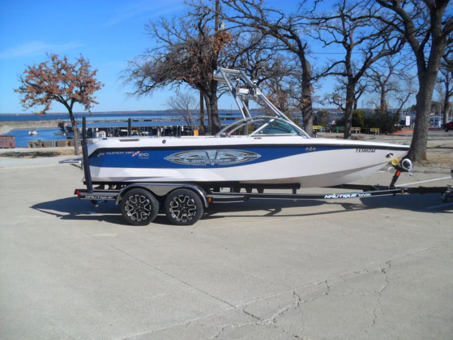 Click image for larger version

Name:	2004 Super Air Nautique Stock #9 007.jpg
Views:	714
Size:	94.1 KB
ID:	380704