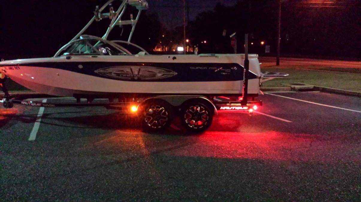 Click image for larger version

Name:	nautique1.jpg
Views:	570
Size:	94.2 KB
ID:	380707