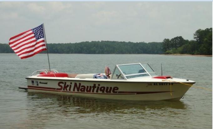 Click image for larger version

Name:	boat with flag.jpg
Views:	4240
Size:	35.0 KB
ID:	497668