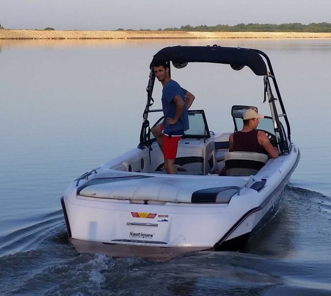 Click image for larger version

Name:	Nautique1.jpg
Views:	817
Size:	47.1 KB
ID:	560040
