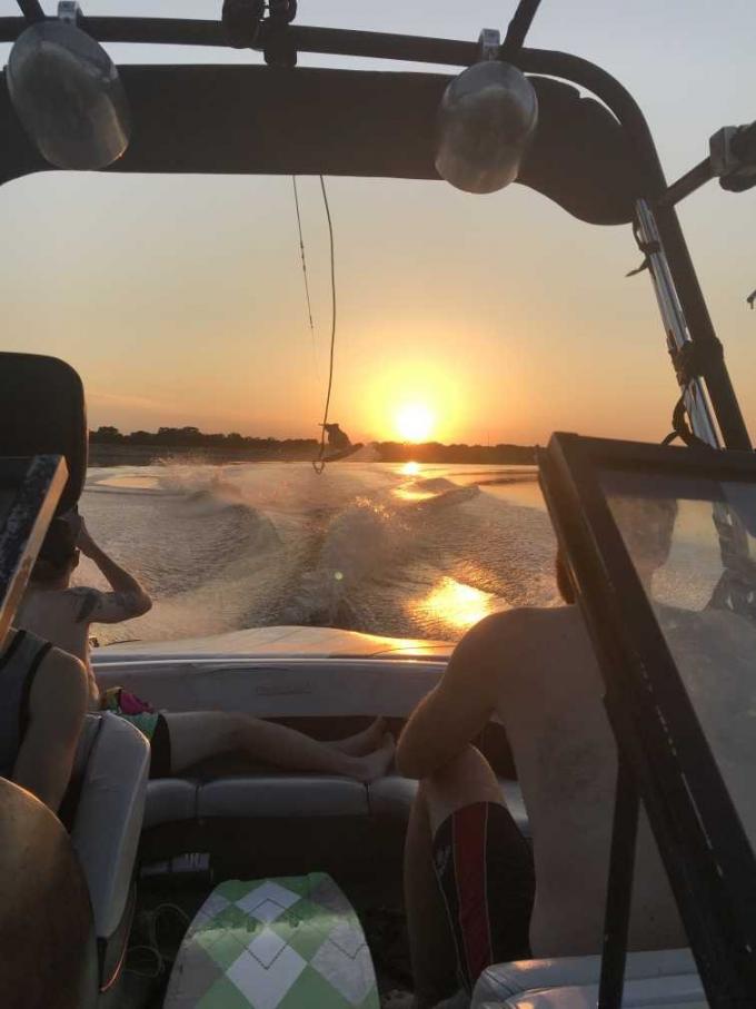 Click image for larger version

Name:	Nautique5.jpg
Views:	650
Size:	50.9 KB
ID:	560043