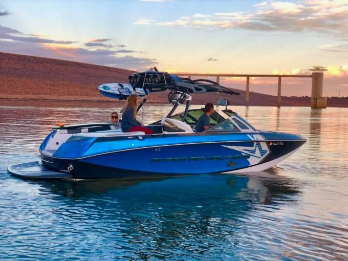 Click image for larger version

Name:	boat.jpg
Views:	379
Size:	61.2 KB
ID:	571977