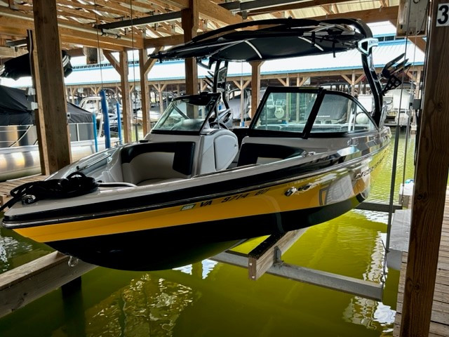 Click image for larger version

Name:	Boat front left.jpg
Views:	513
Size:	120.1 KB
ID:	661415