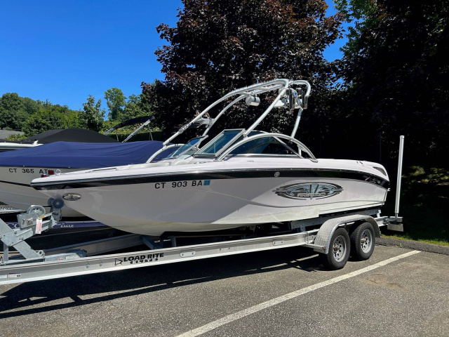 Click image for larger version

Name:	Nautique and Trailer.jpg
Views:	434
Size:	174.7 KB
ID:	678531