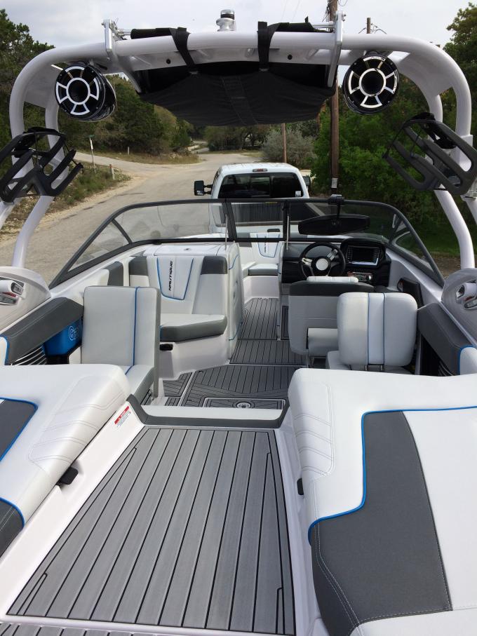 Metallic Blue exterior. Gunmetal Metallic interior. Masters Blue pin. Level 3 stereo with Rev8's added.